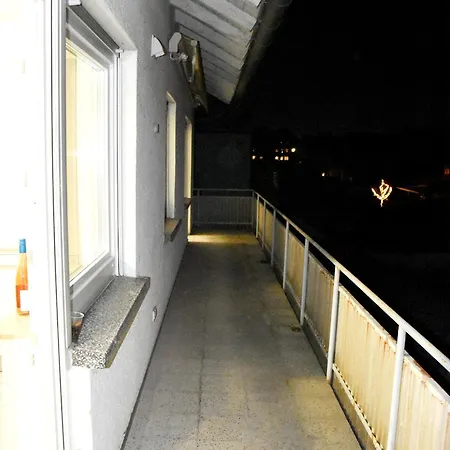 Five بيت شباب *